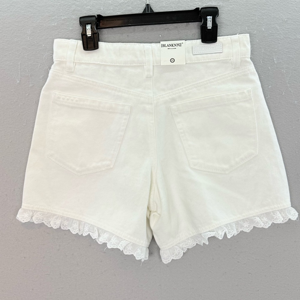 Blanknyc - NWT women’s white shorts denim Eyelet lace trim 100% cotton pants 25 - Picture 5 of 7